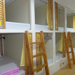 10-Bed Mixed Dormitory Room
